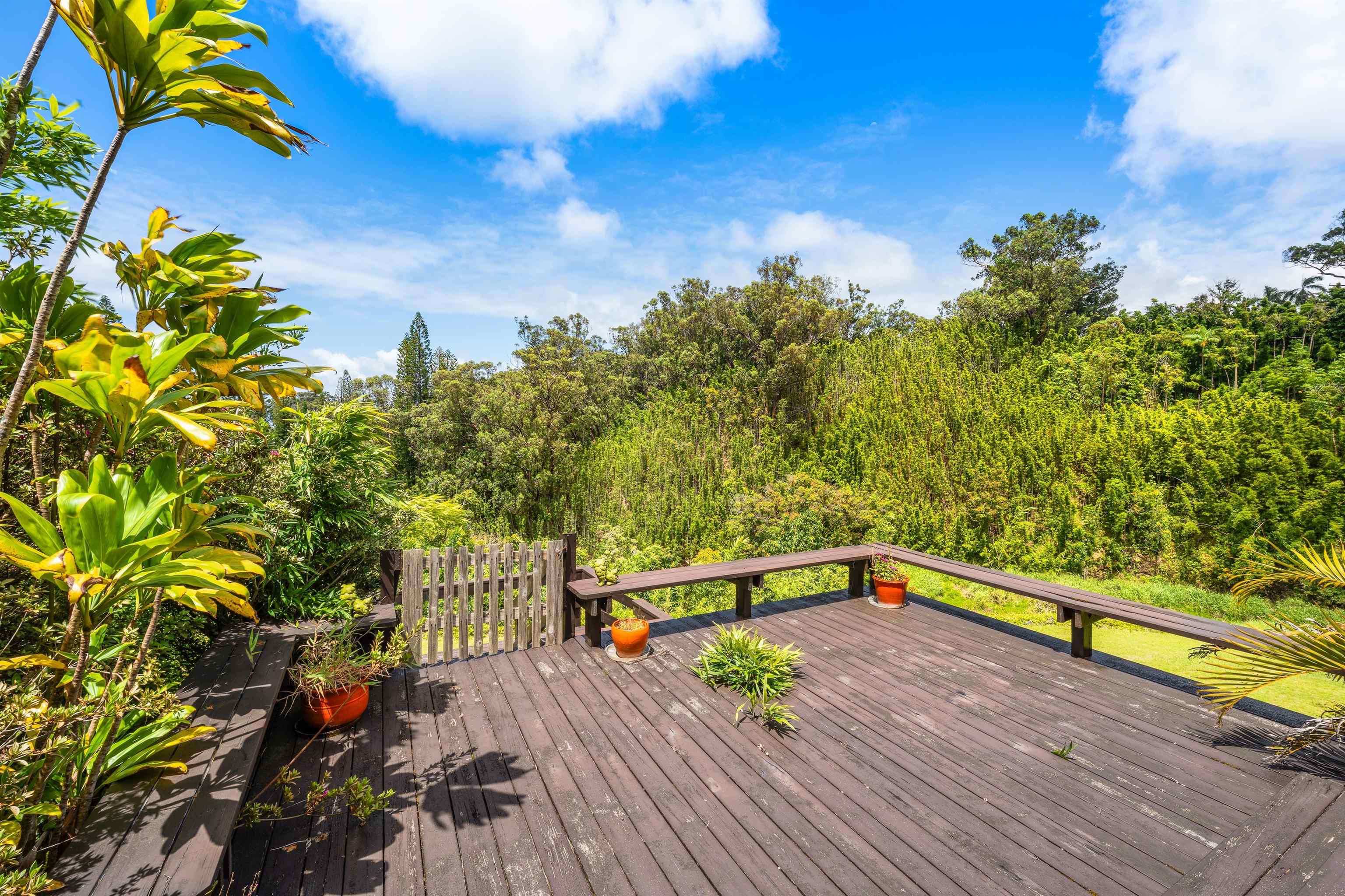 311 Awalau Rd