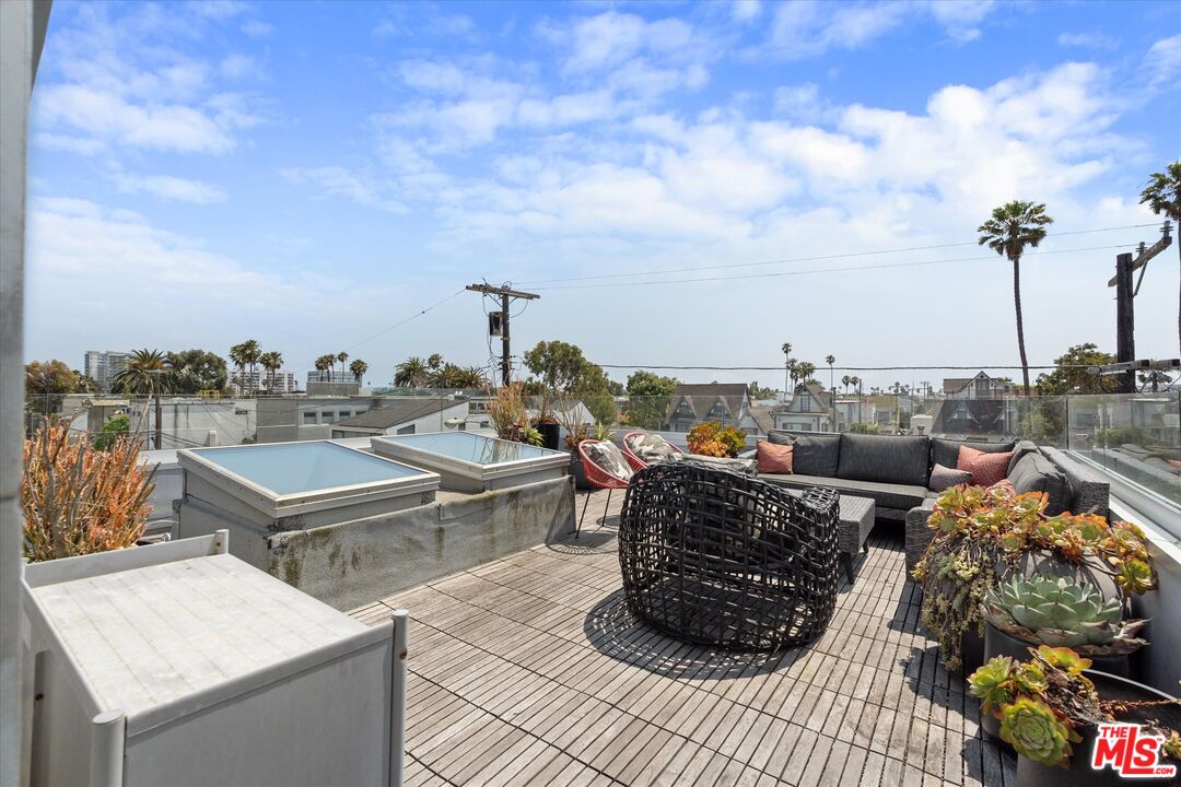 483 Carroll Canal Ct