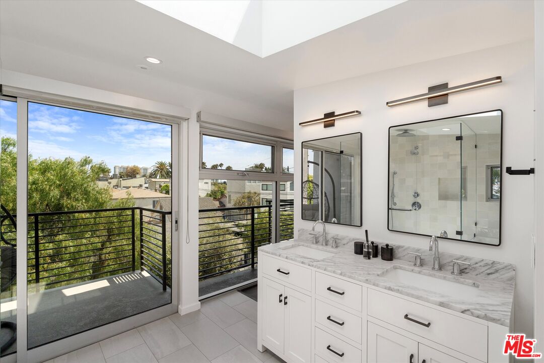483 Carroll Canal Ct