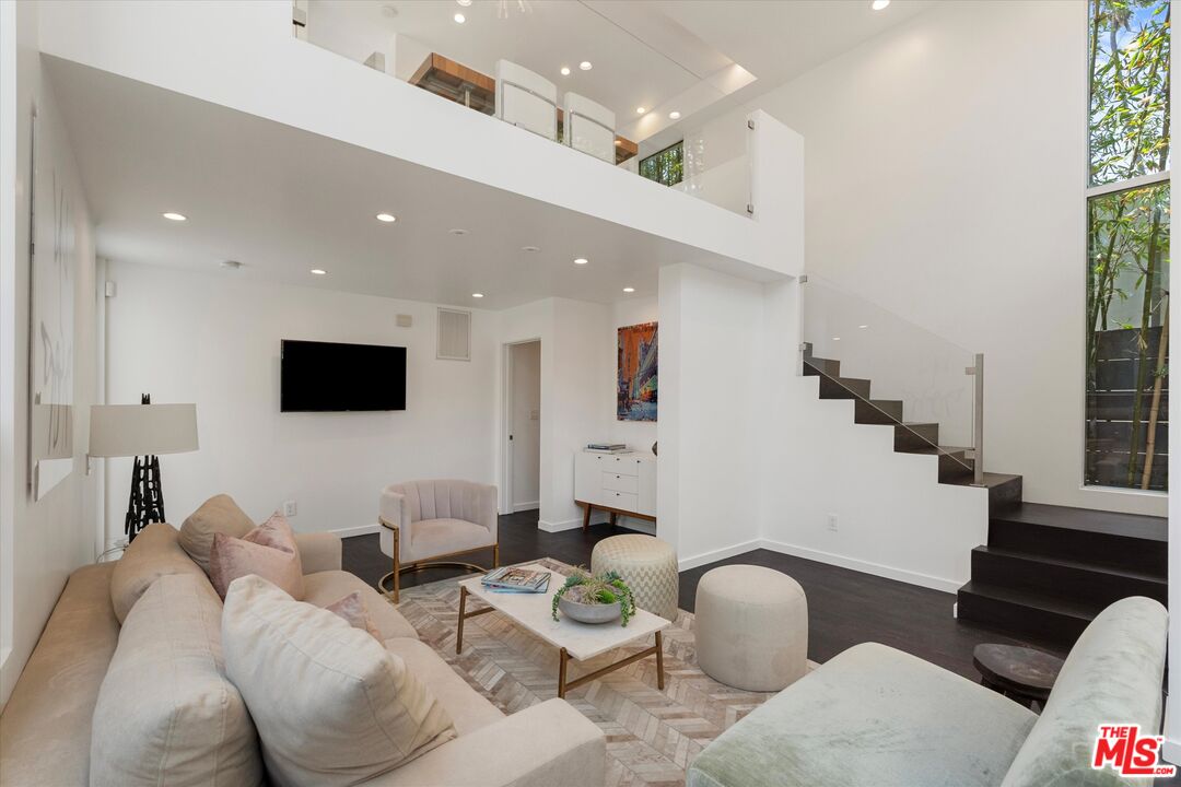 483 Carroll Canal Ct