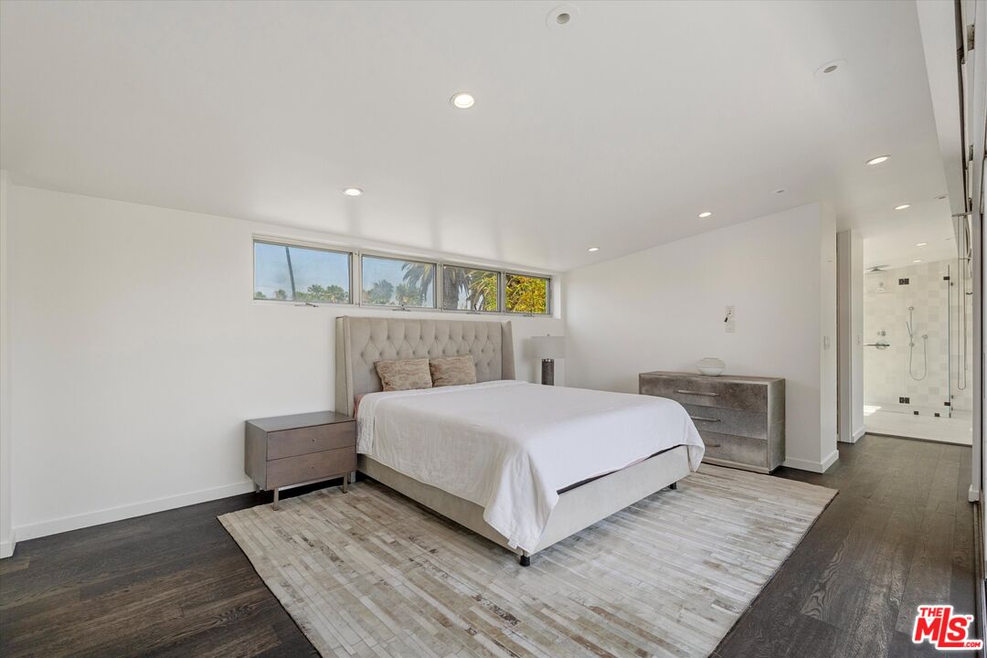483 Carroll Canal Ct