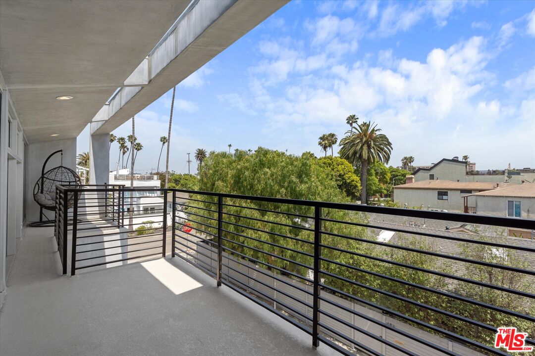 483 Carroll Canal Ct