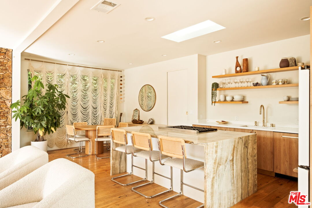 6641 Bedford Ave
