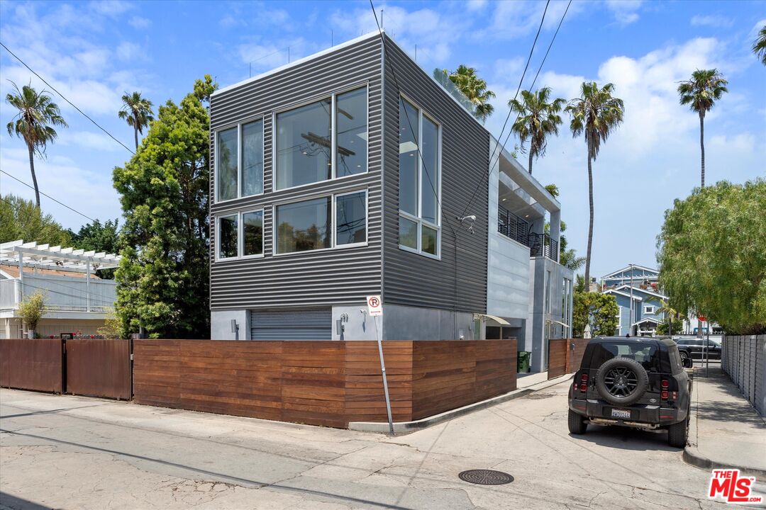 483 Carroll Canal Ct