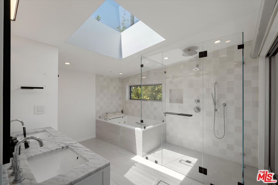 483 Carroll Canal Ct