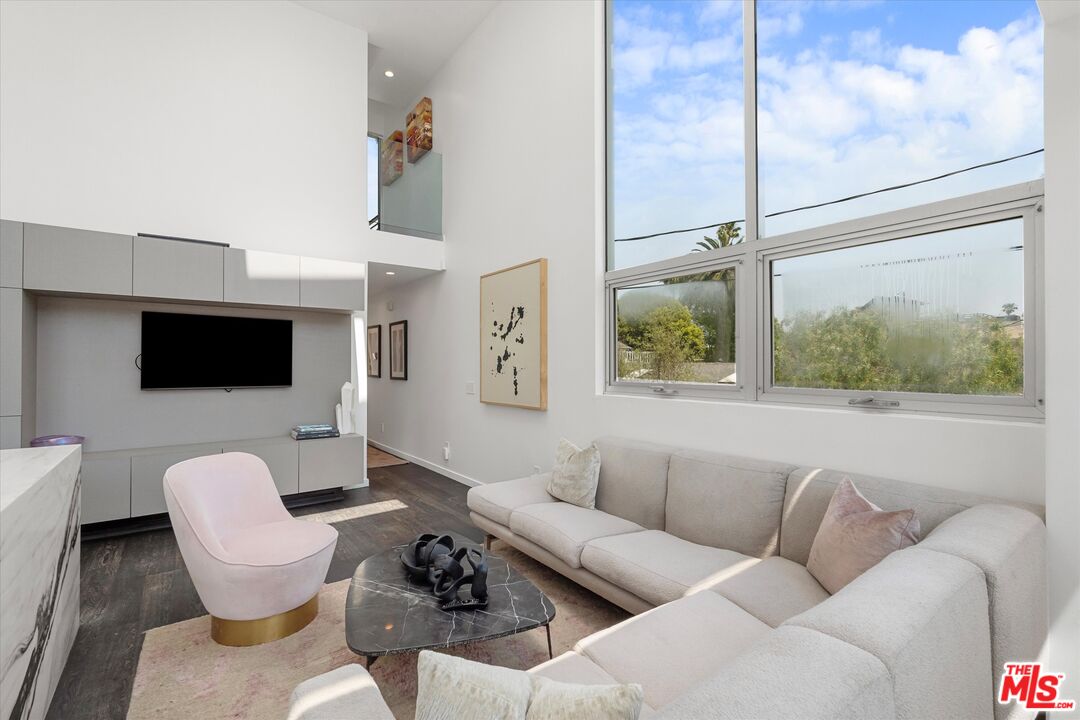 483 Carroll Canal Ct