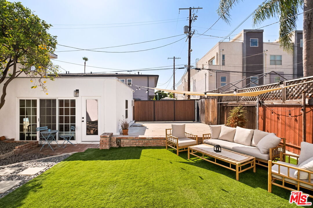 1615 S Crescent Heights Blvd