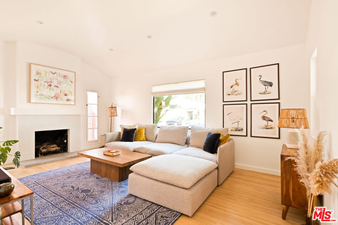 1615 S Crescent Heights Blvd