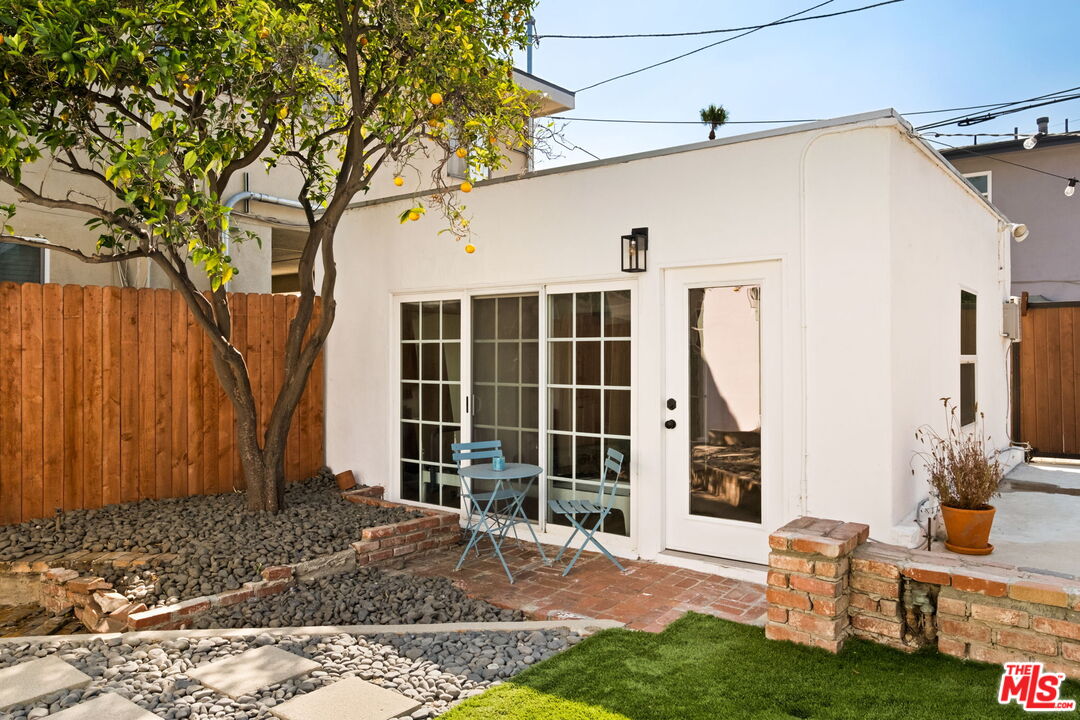 1615 S Crescent Heights Blvd