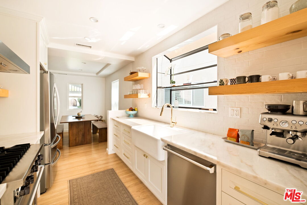 1615 S Crescent Heights Blvd