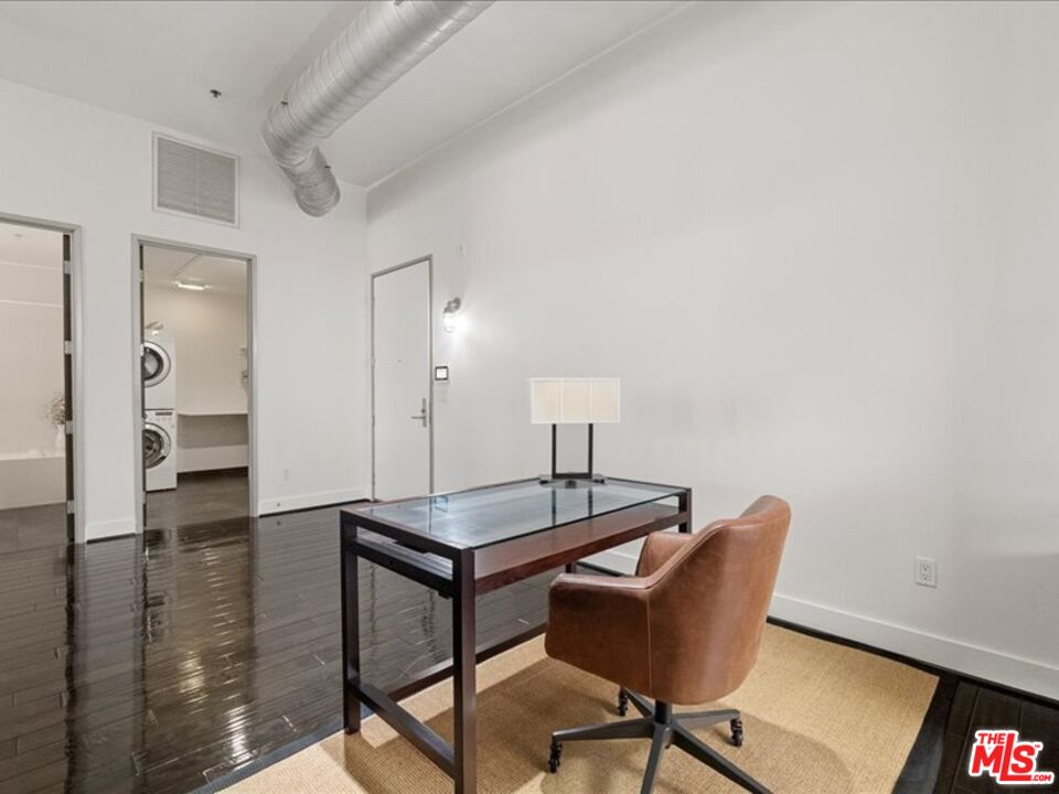 13320 Beach Ave Unit: 201