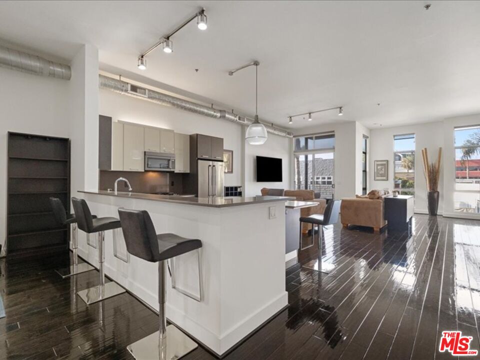 13320 Beach Ave Unit: 201