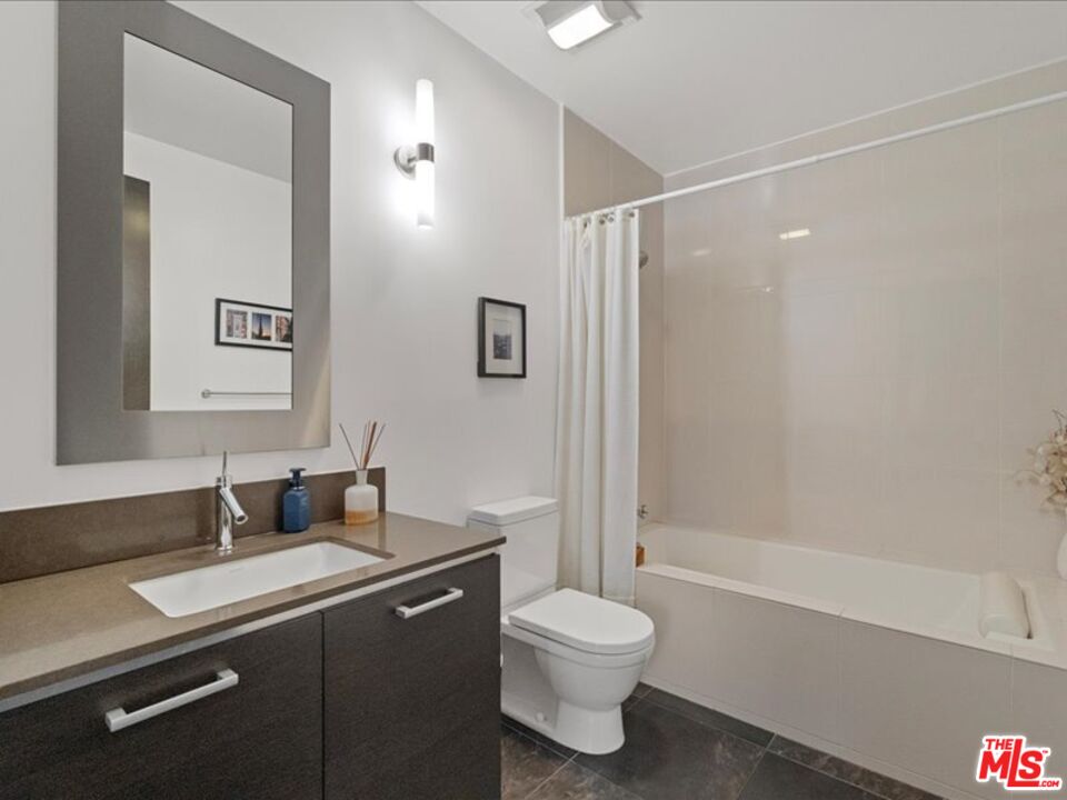 13320 Beach Ave Unit: 201