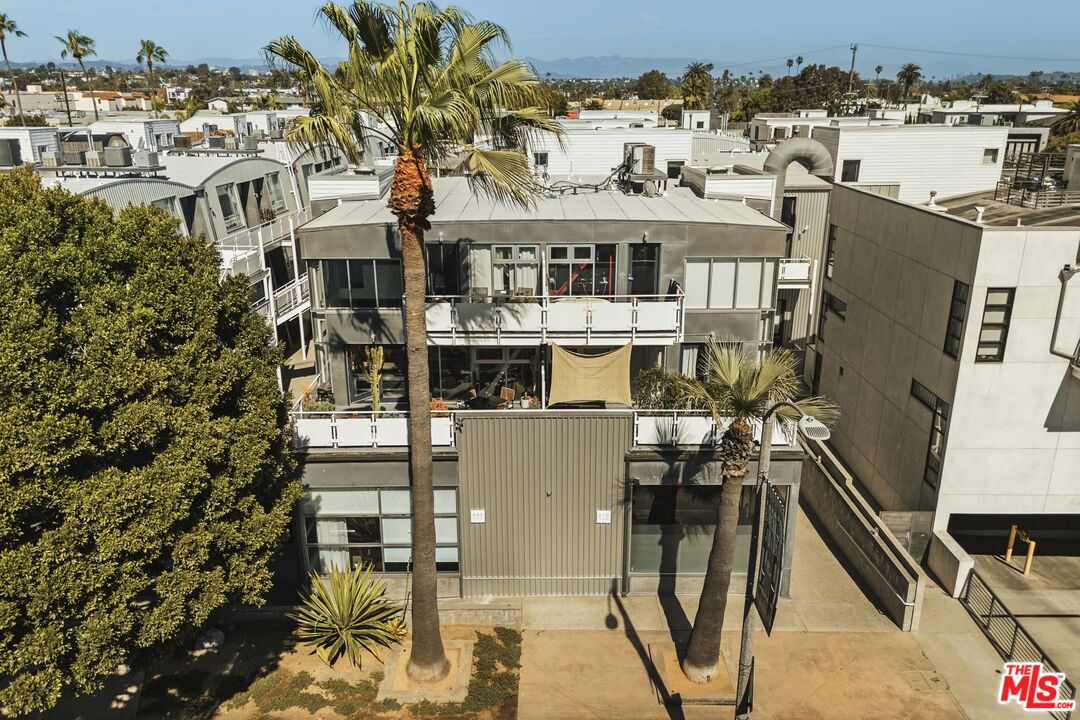 610 Main St