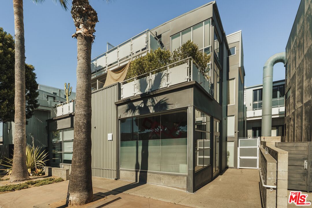 610 Main St
