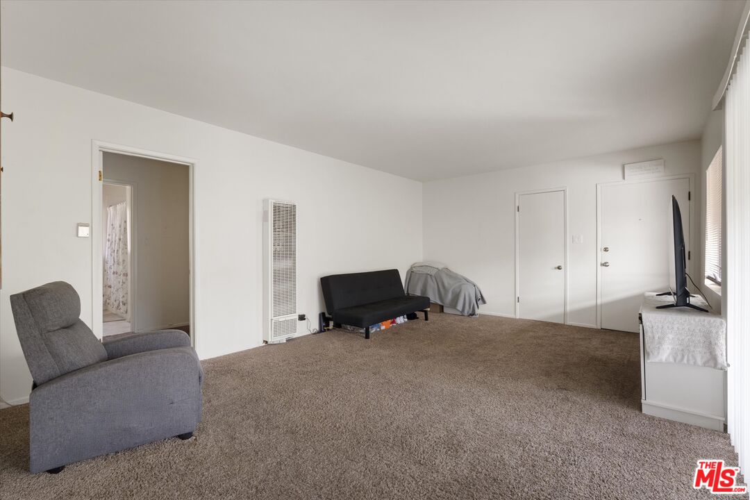 3728 Redondo Beach Blvd