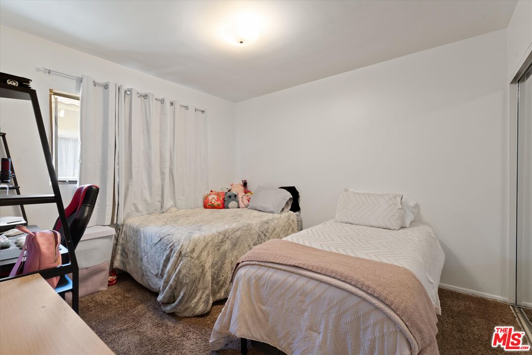 3728 Redondo Beach Blvd