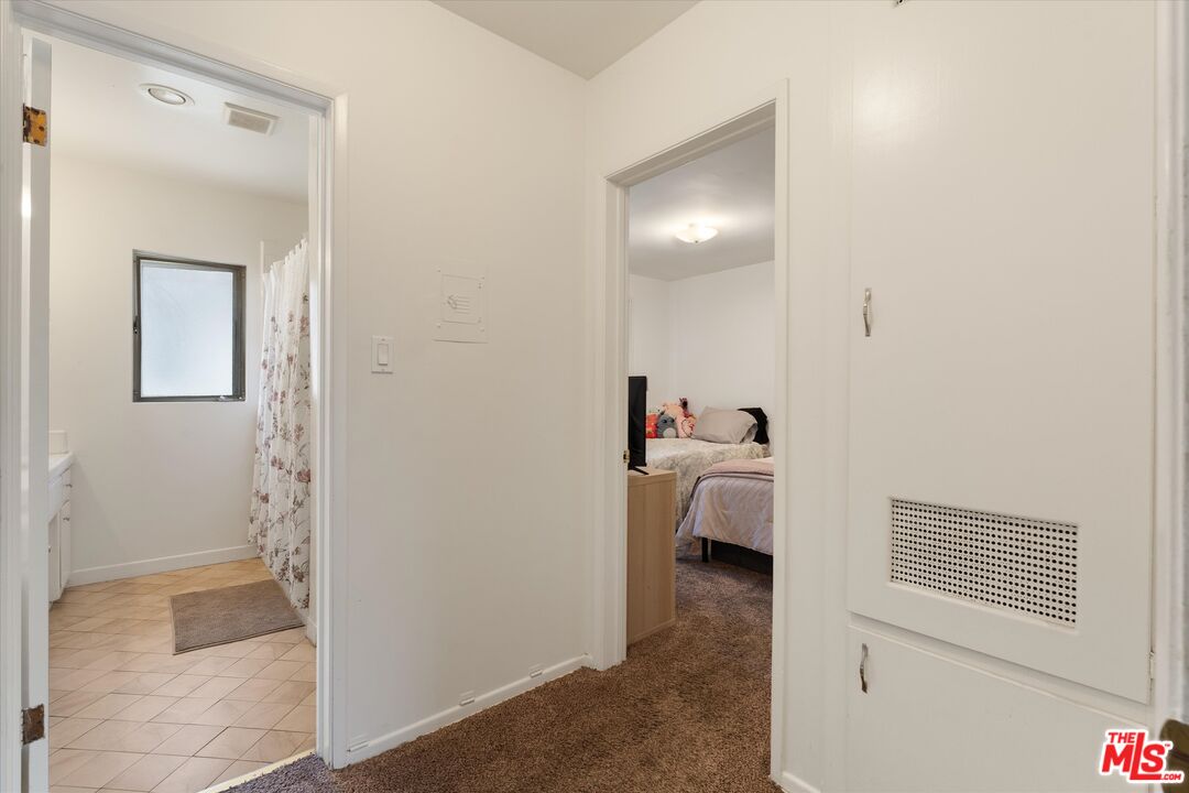 3728 Redondo Beach Blvd