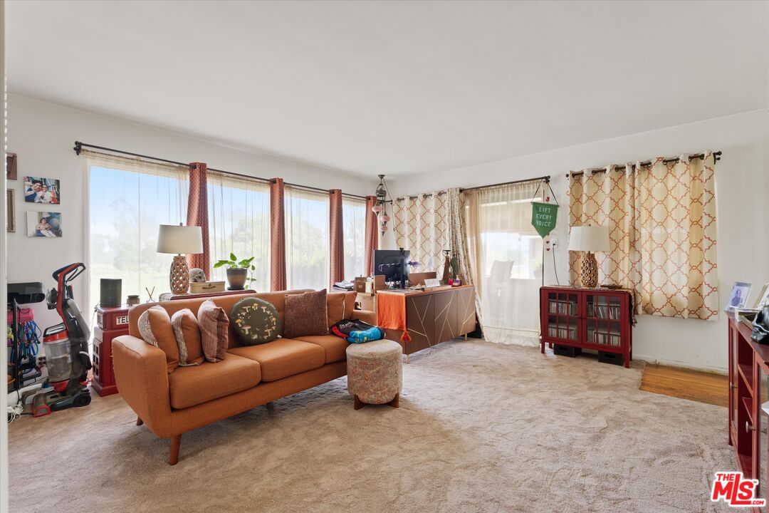 3728 Redondo Beach Blvd