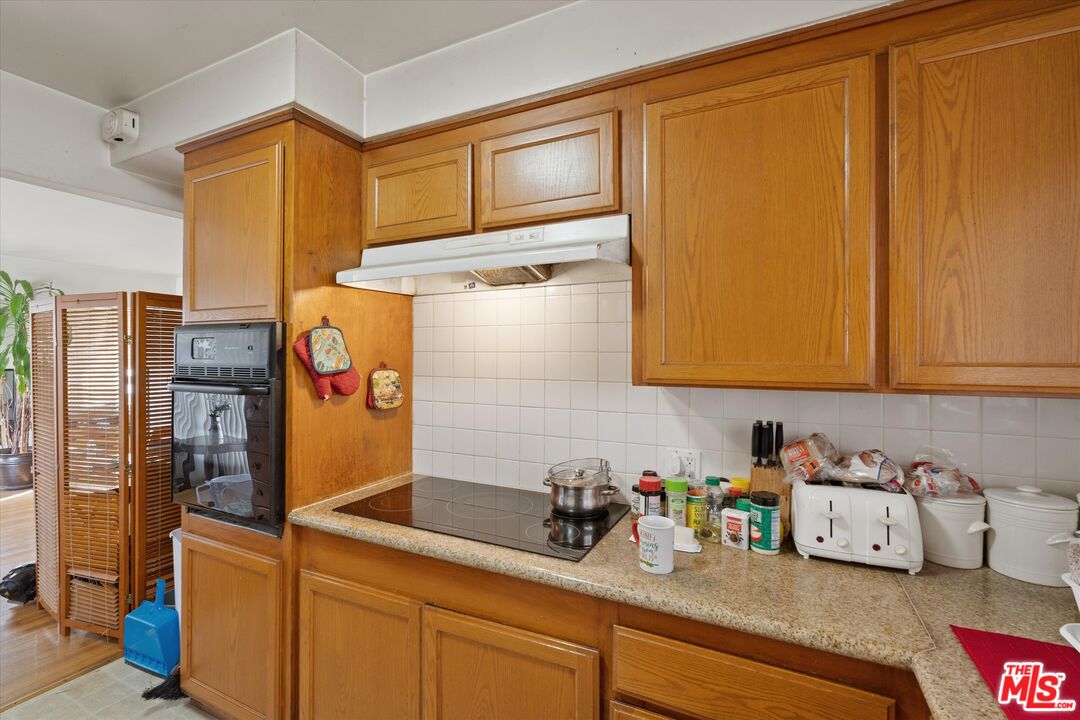 3728 Redondo Beach Blvd