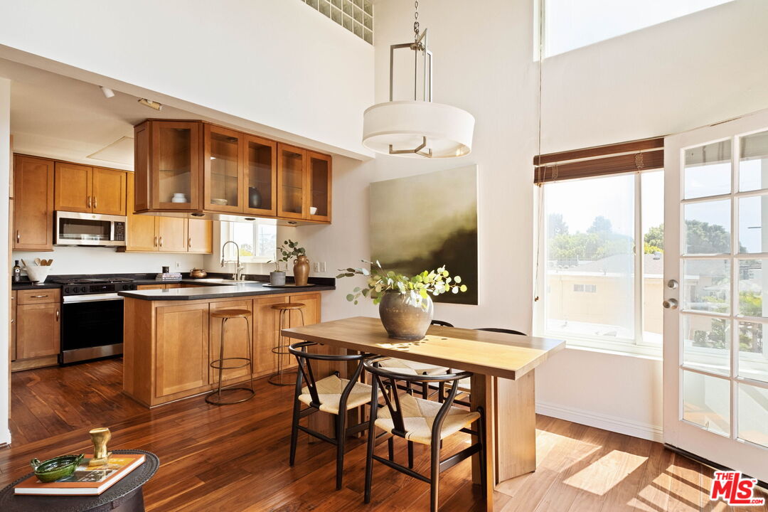 11938 Courtleigh Dr Unit: 8
