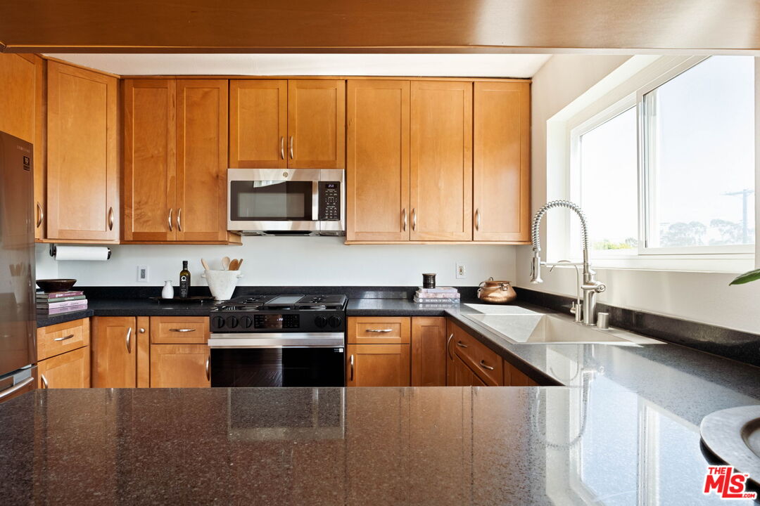 11938 Courtleigh Dr Unit: 8