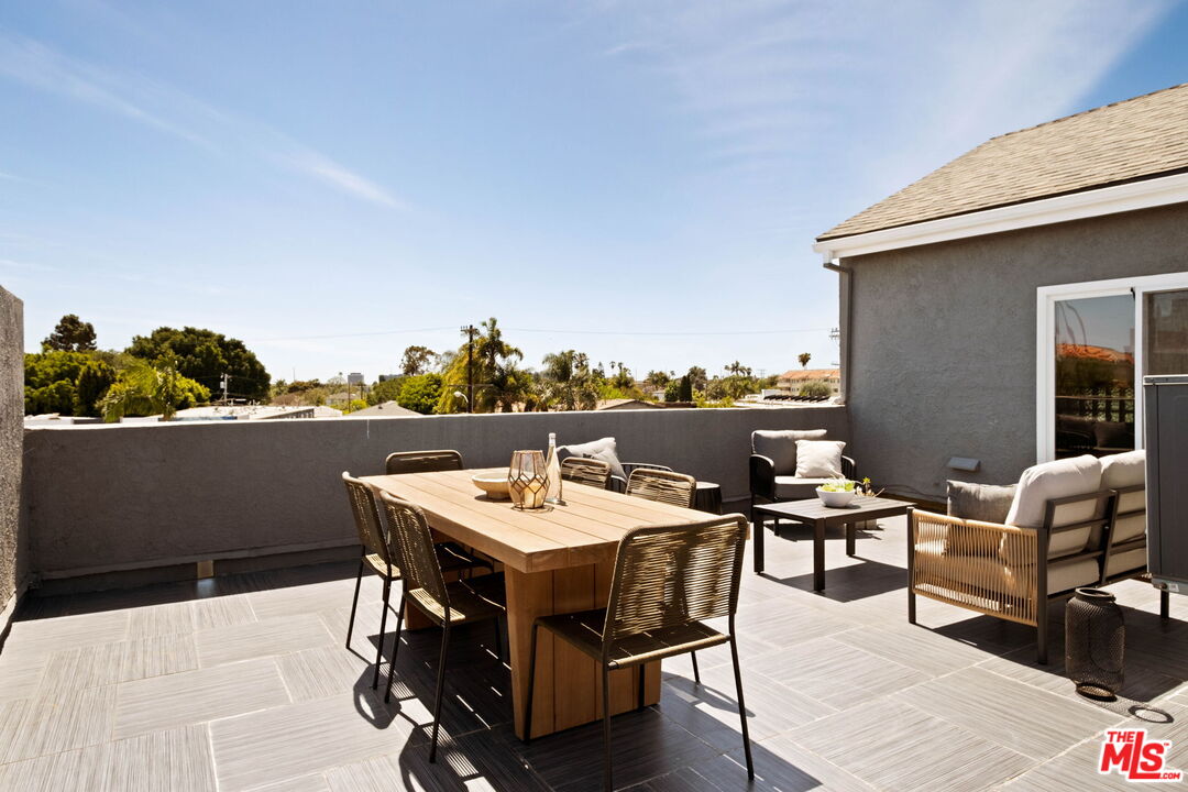 11938 Courtleigh Dr Unit: 8