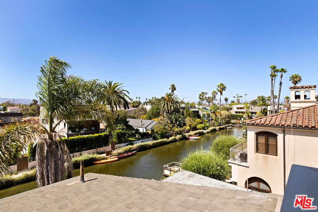 432 Howland Canal