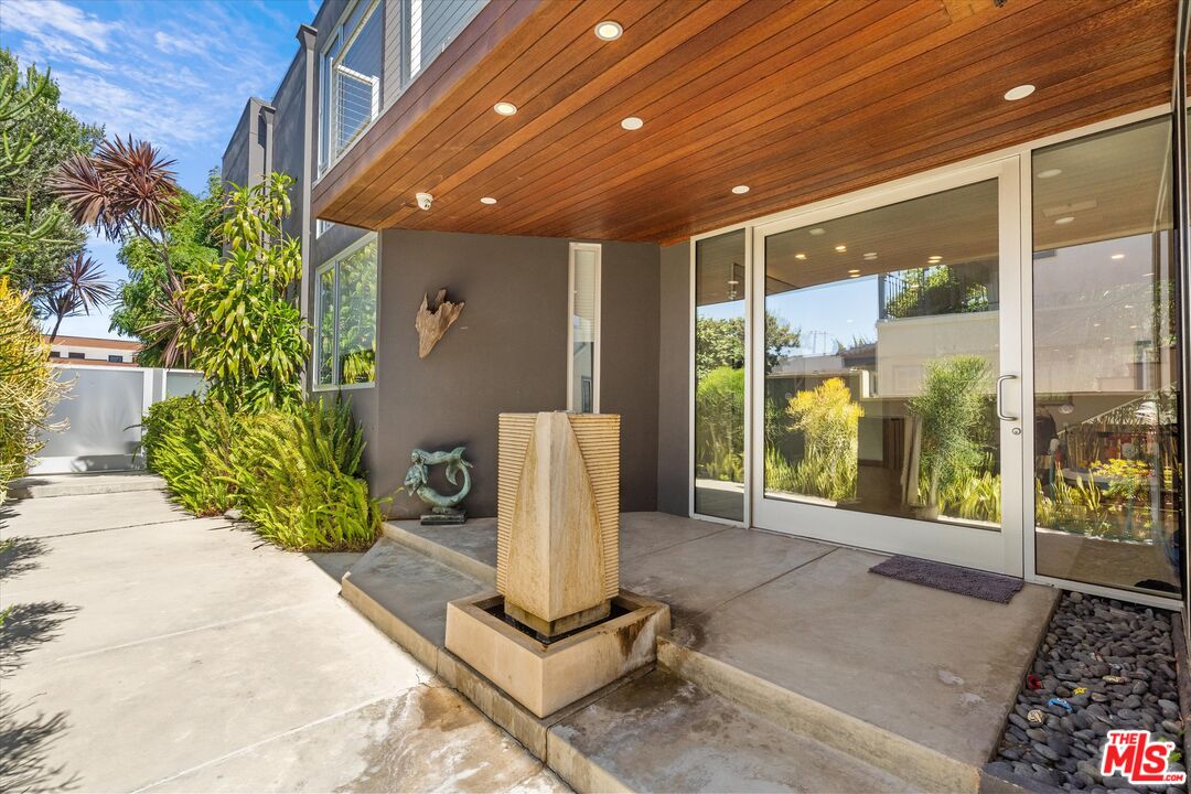 8317 Delgany Ave