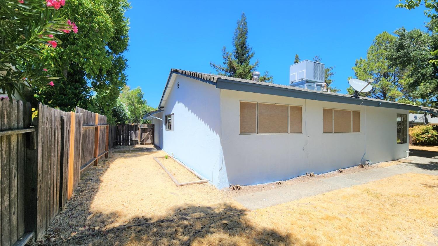 2720 Angeles Court
