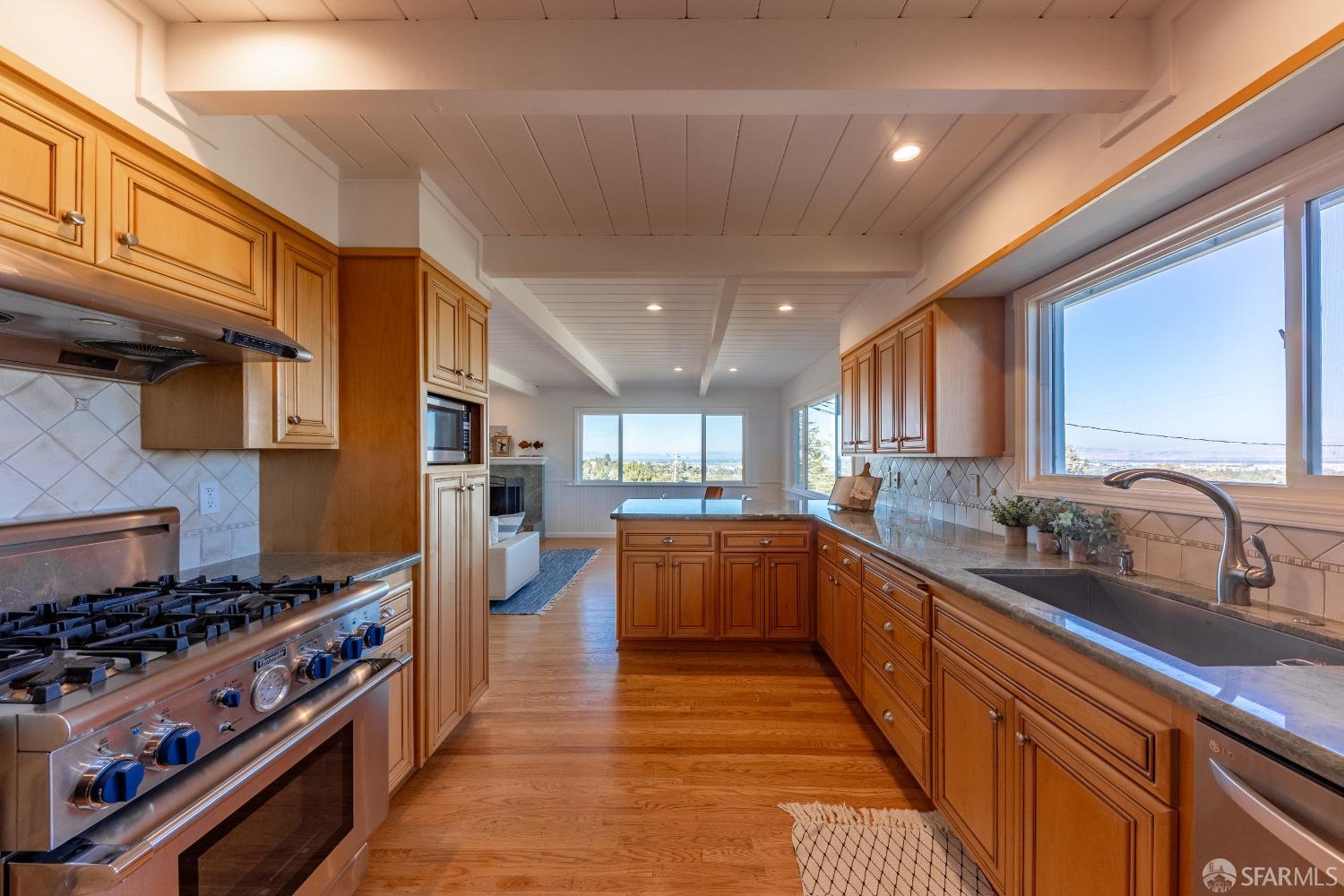 10 Granite Court