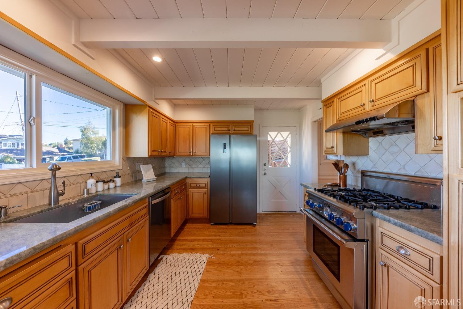 10 Granite Court
