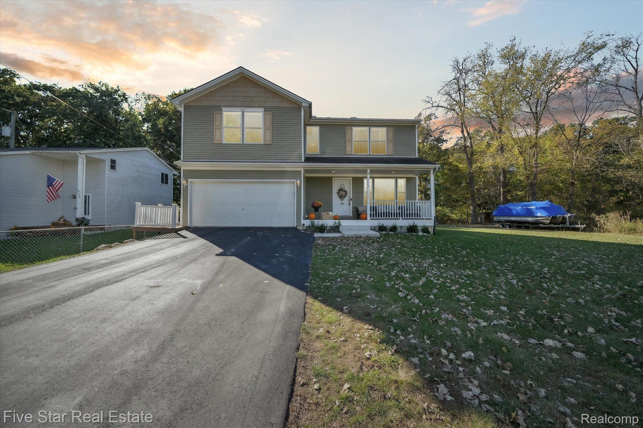 490 CLAYBURN BLVD