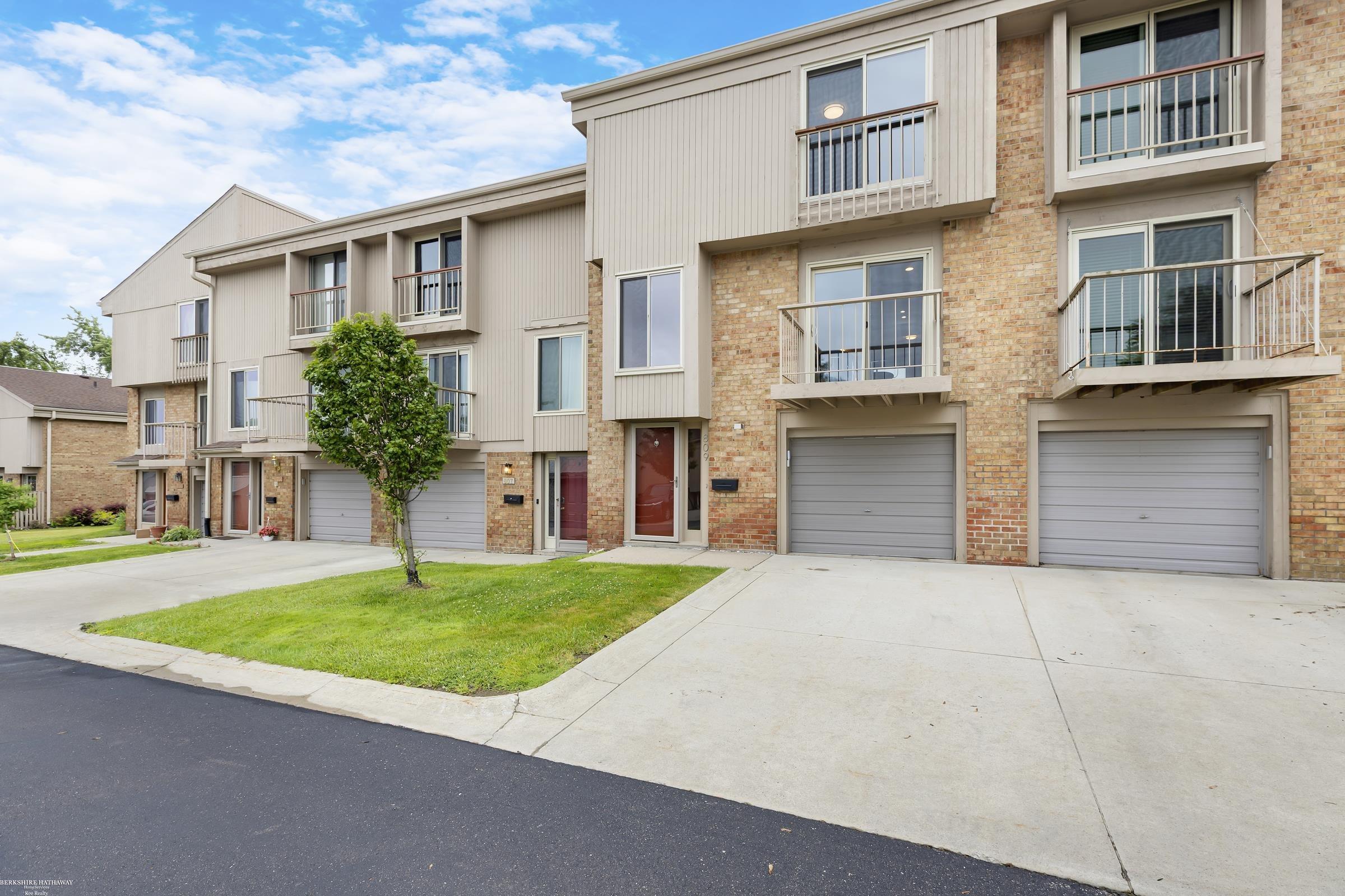 809 Oak Brook RDG