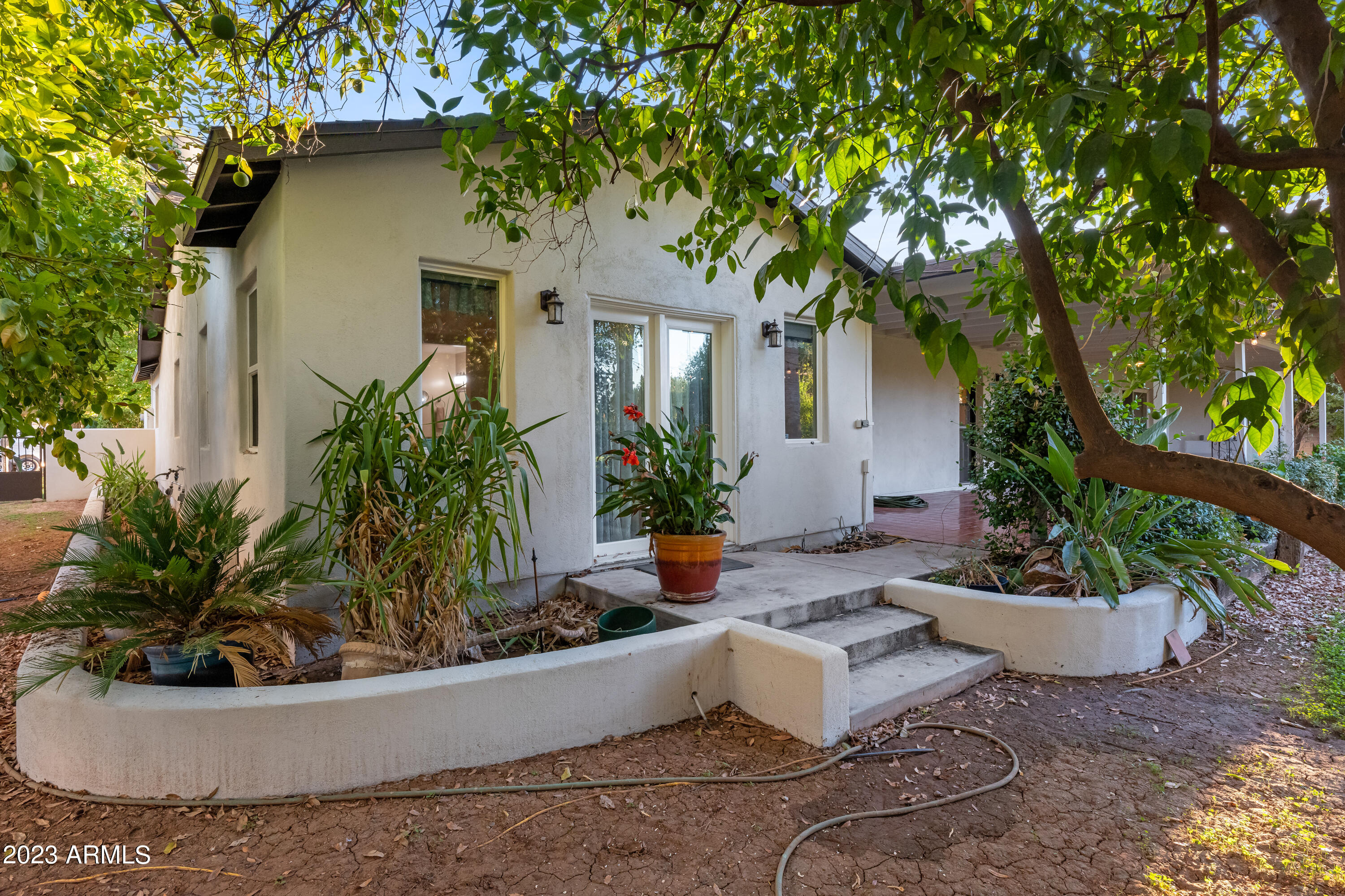 5316 E VOLTAIRE Avenue