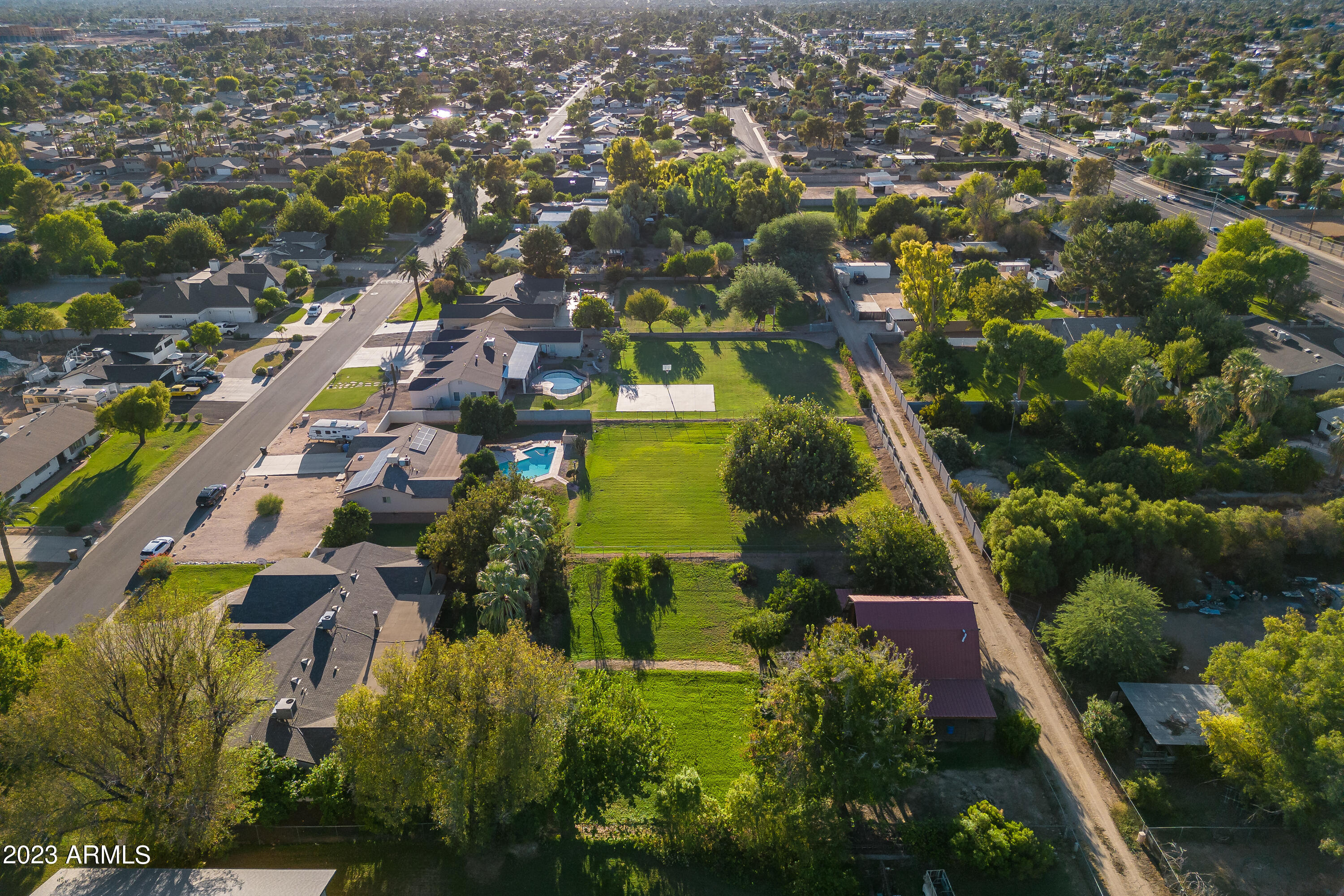 5316 E VOLTAIRE Avenue