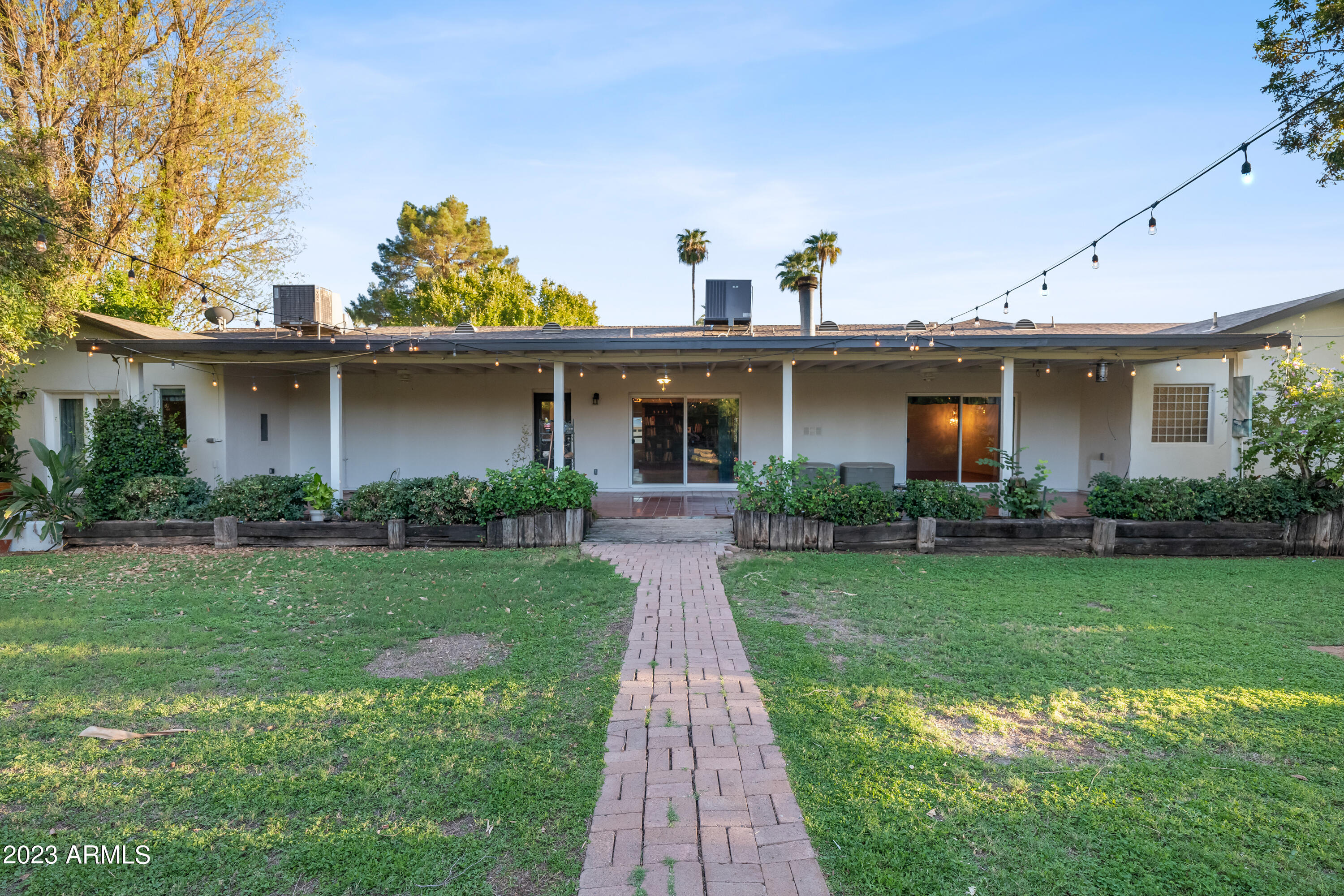 5316 E VOLTAIRE Avenue