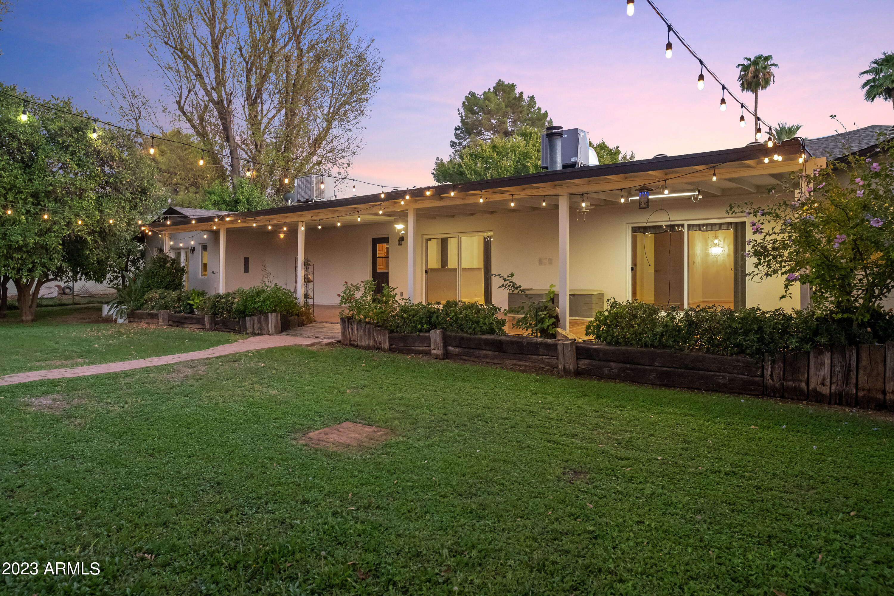 5316 E VOLTAIRE Avenue