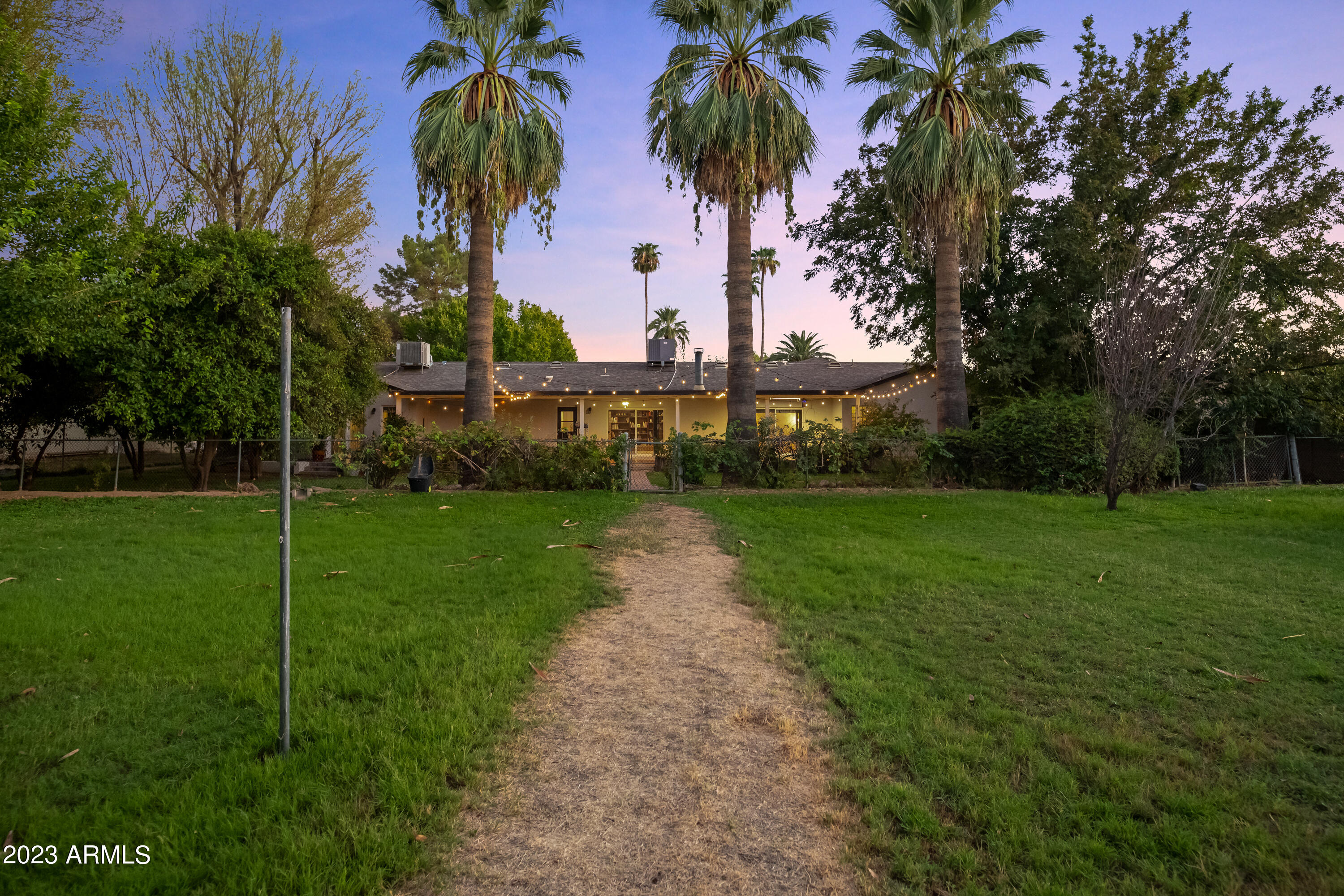 5316 E VOLTAIRE Avenue