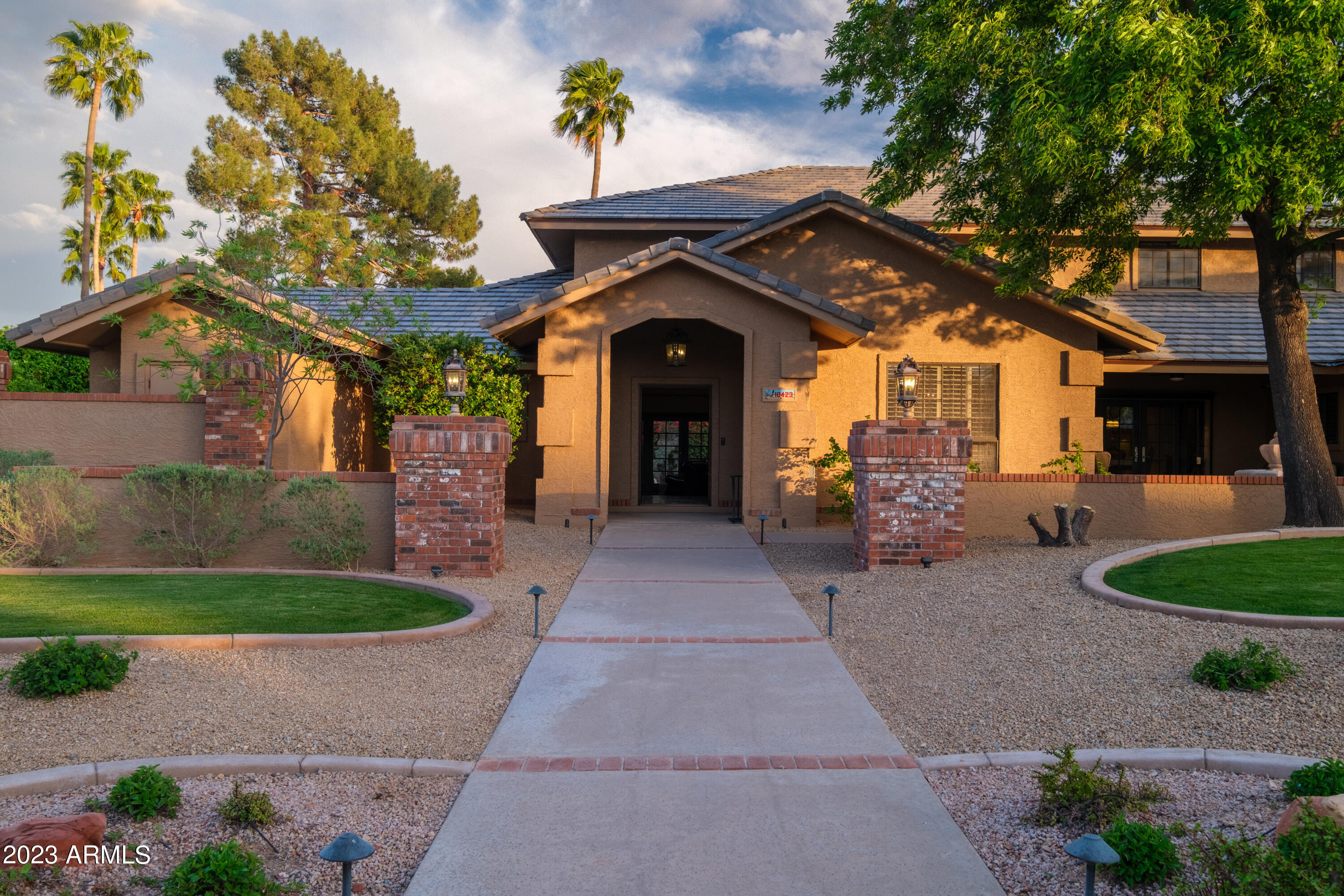 10423 N 48TH Place