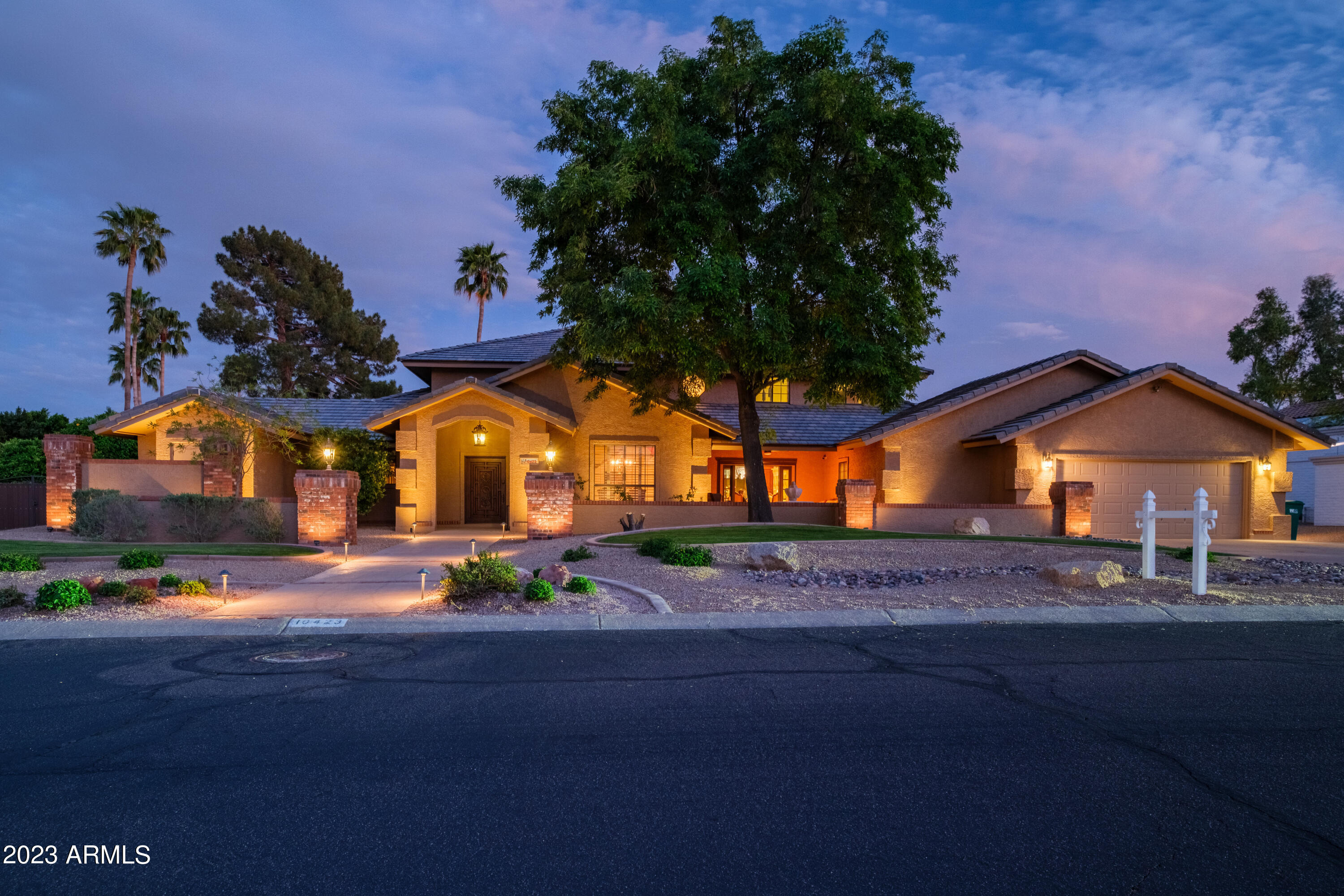 10423 N 48TH Place