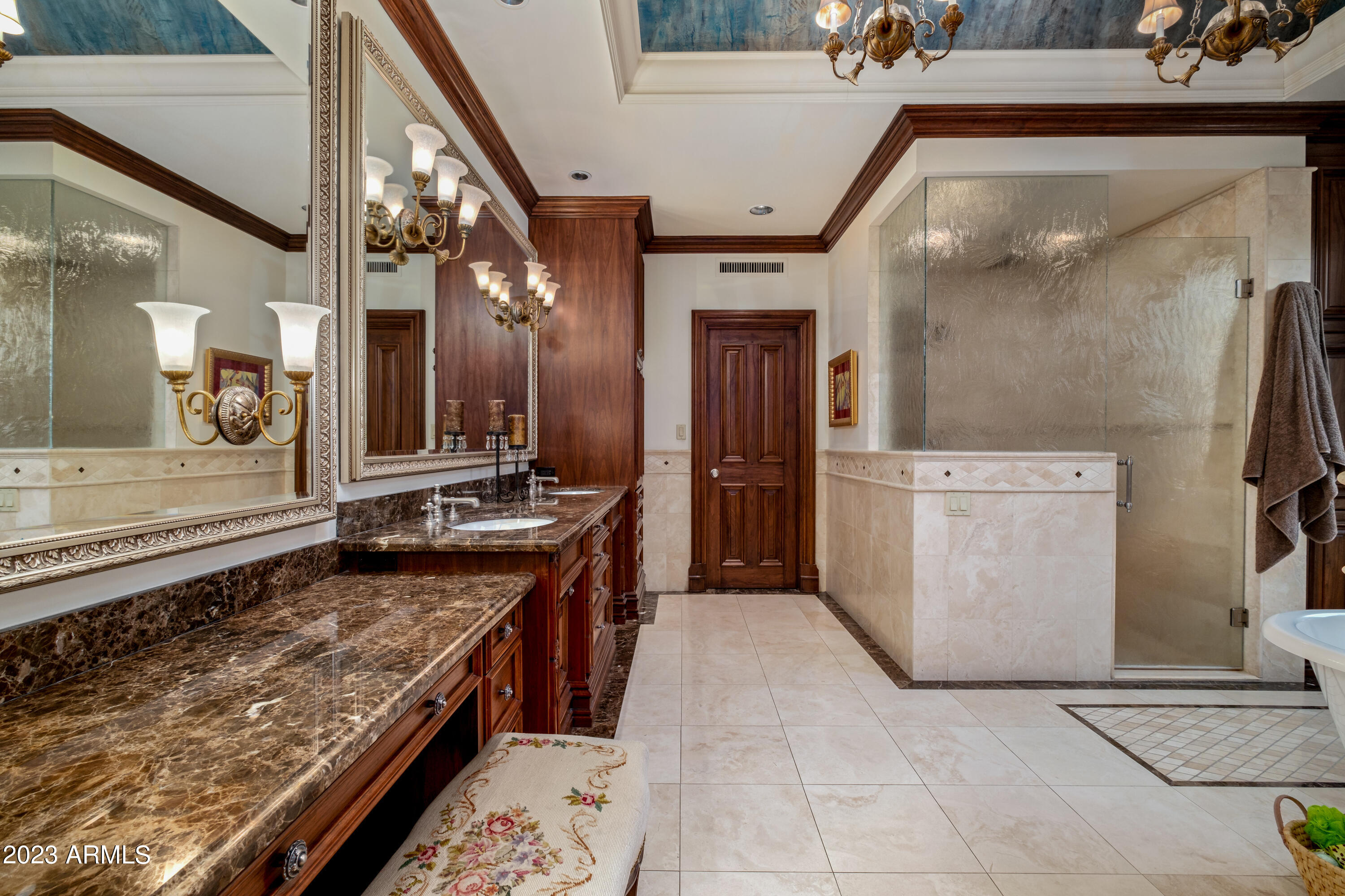 10423 N 48TH Place