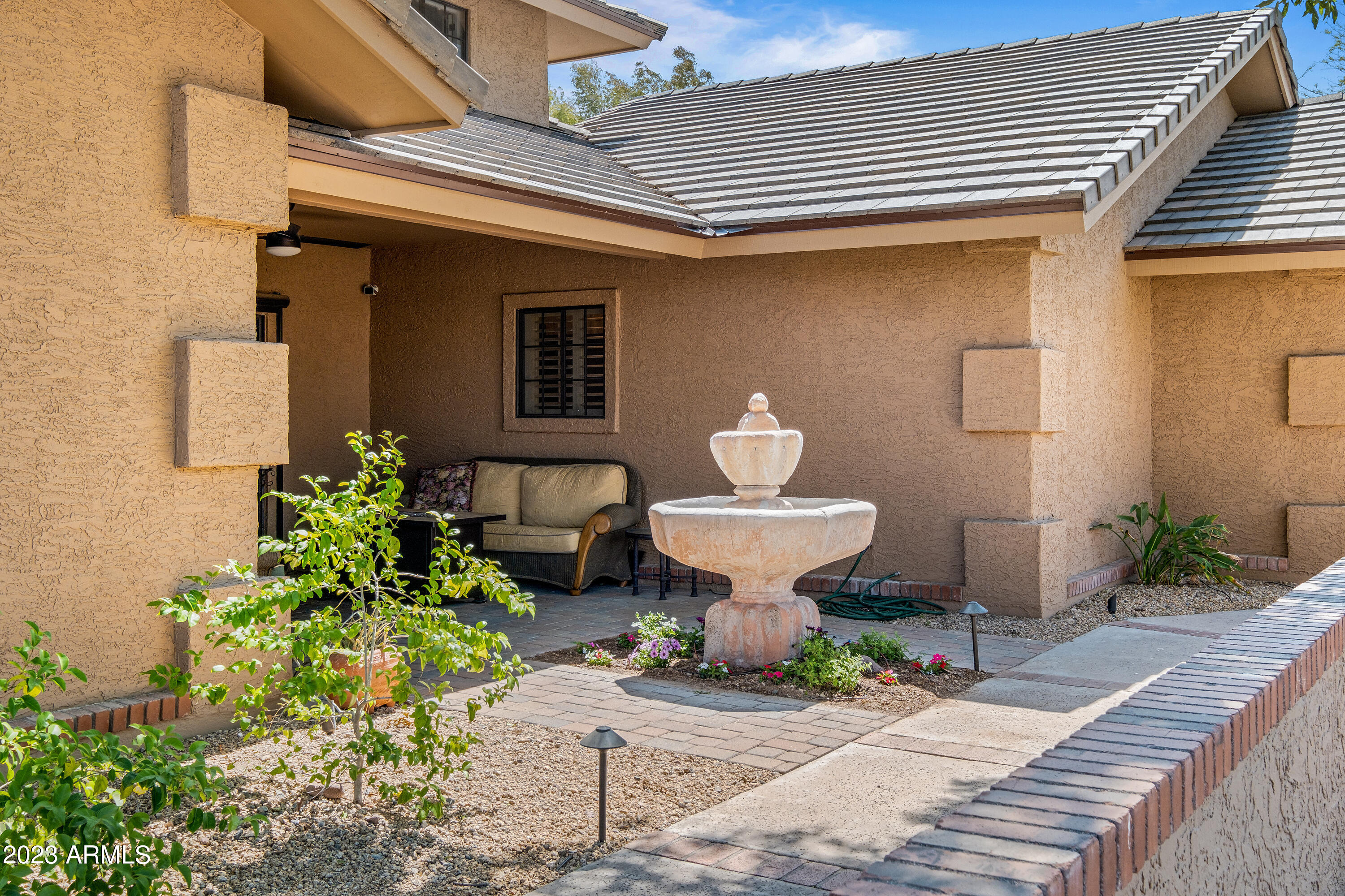 10423 N 48TH Place