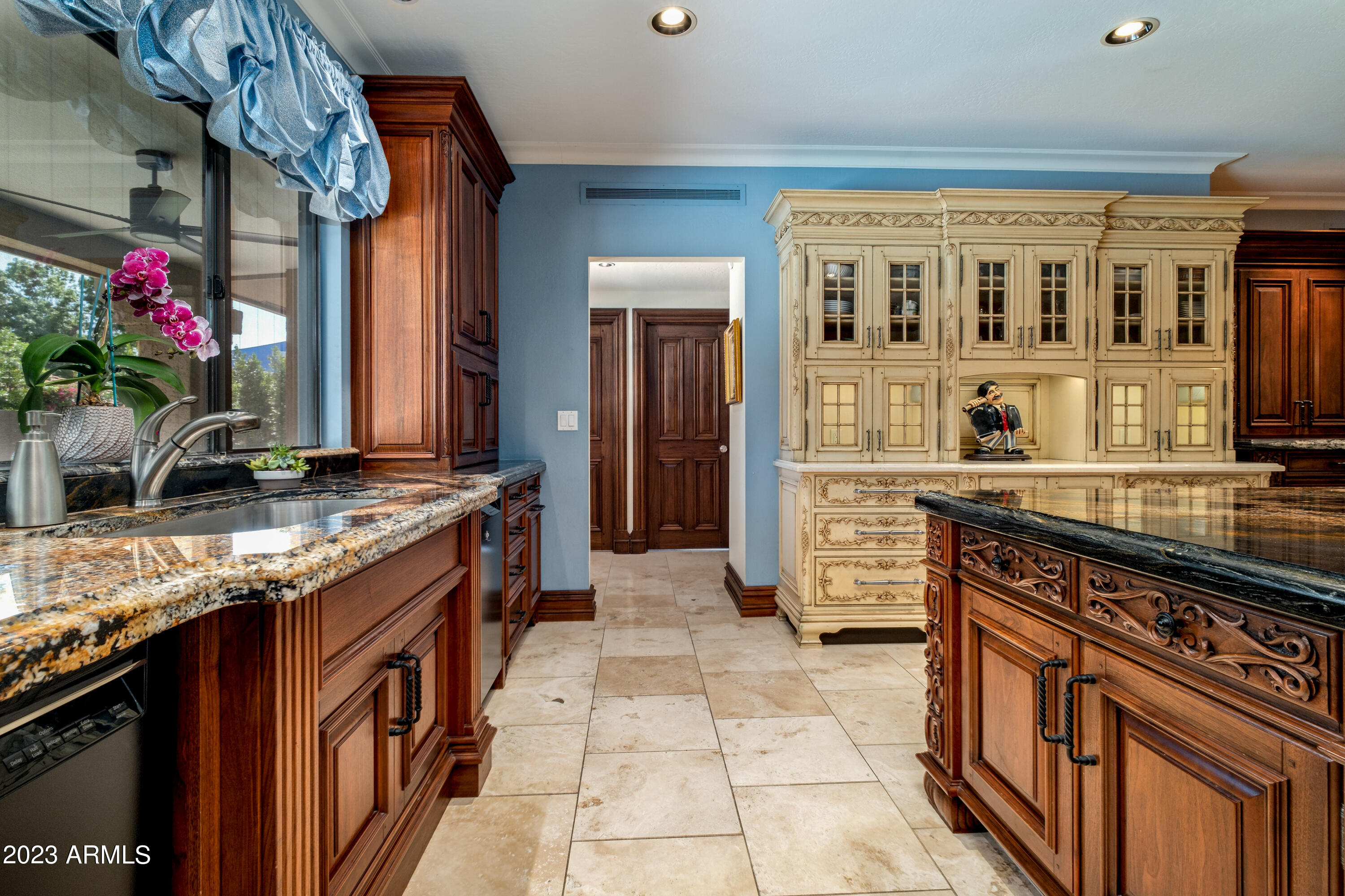 10423 N 48TH Place