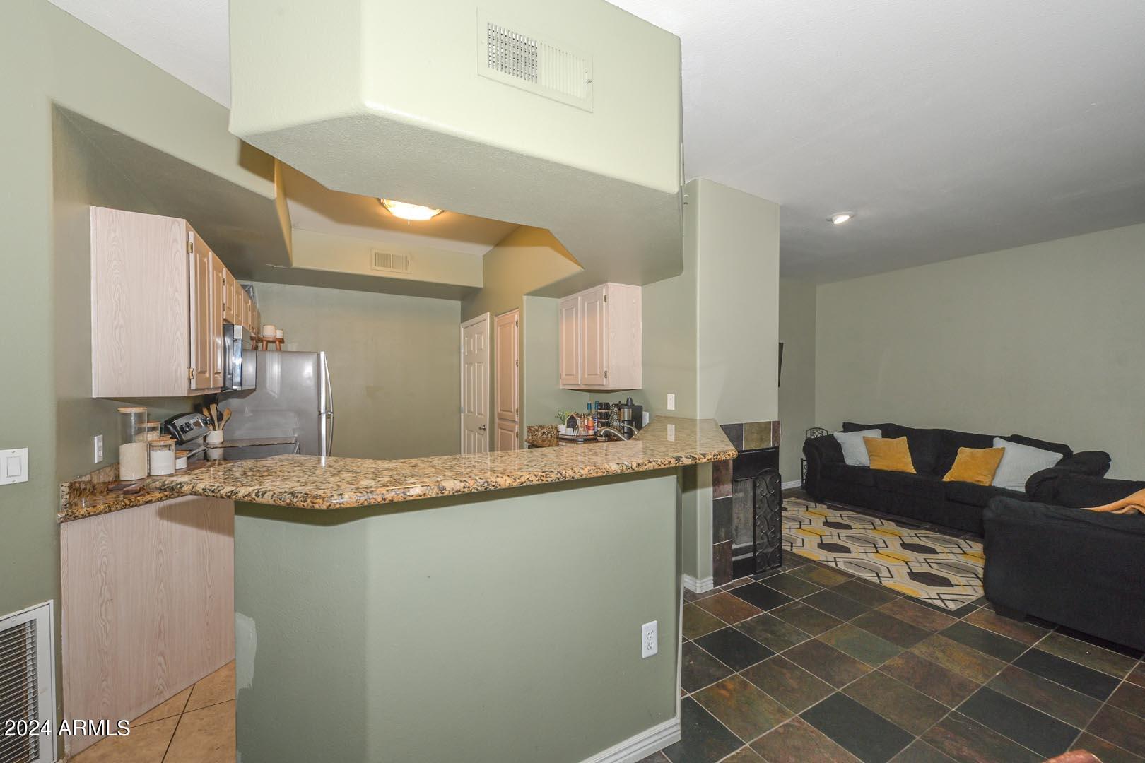 600 W GROVE Parkway # 1137