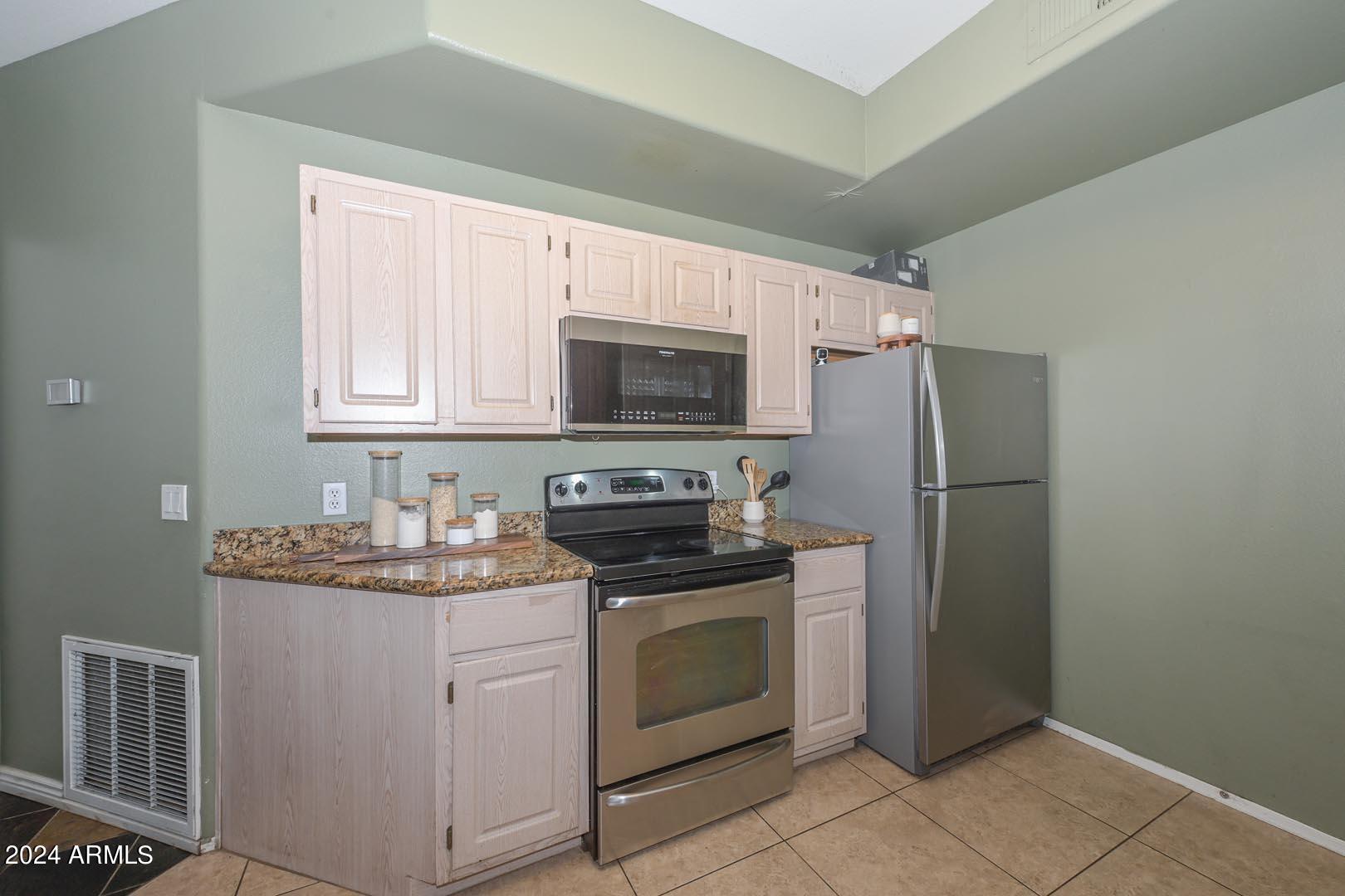 600 W GROVE Parkway # 1137