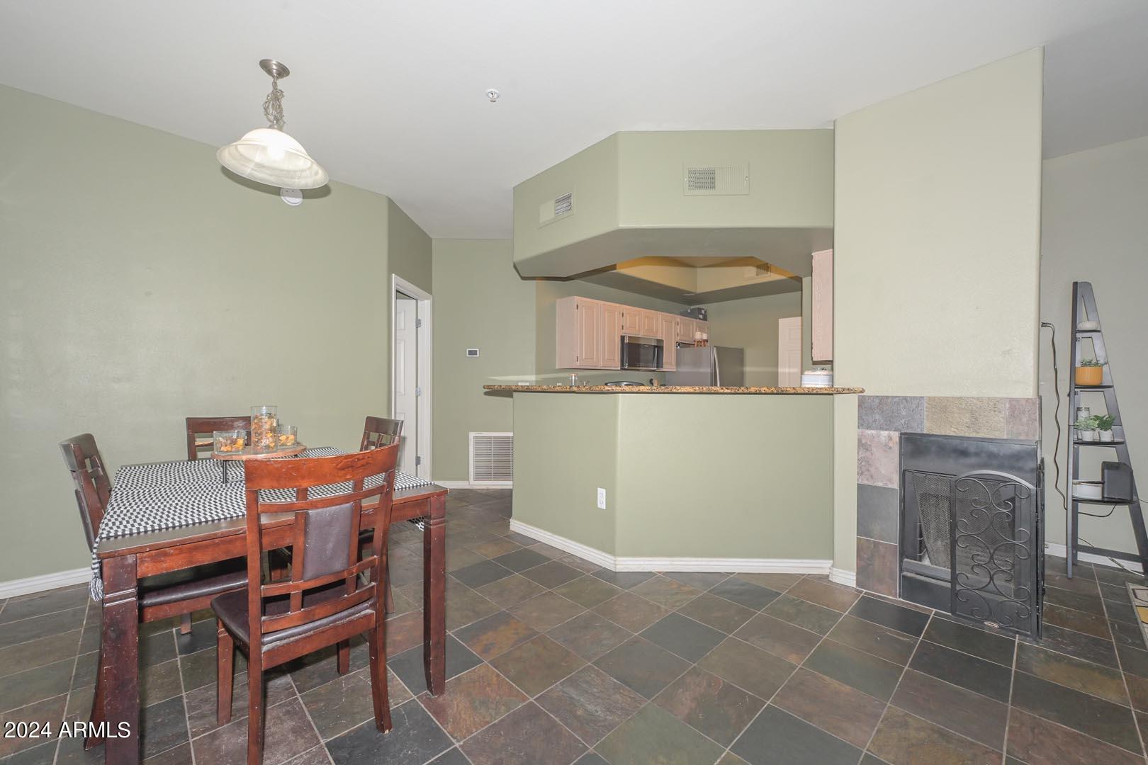 600 W GROVE Parkway # 1137