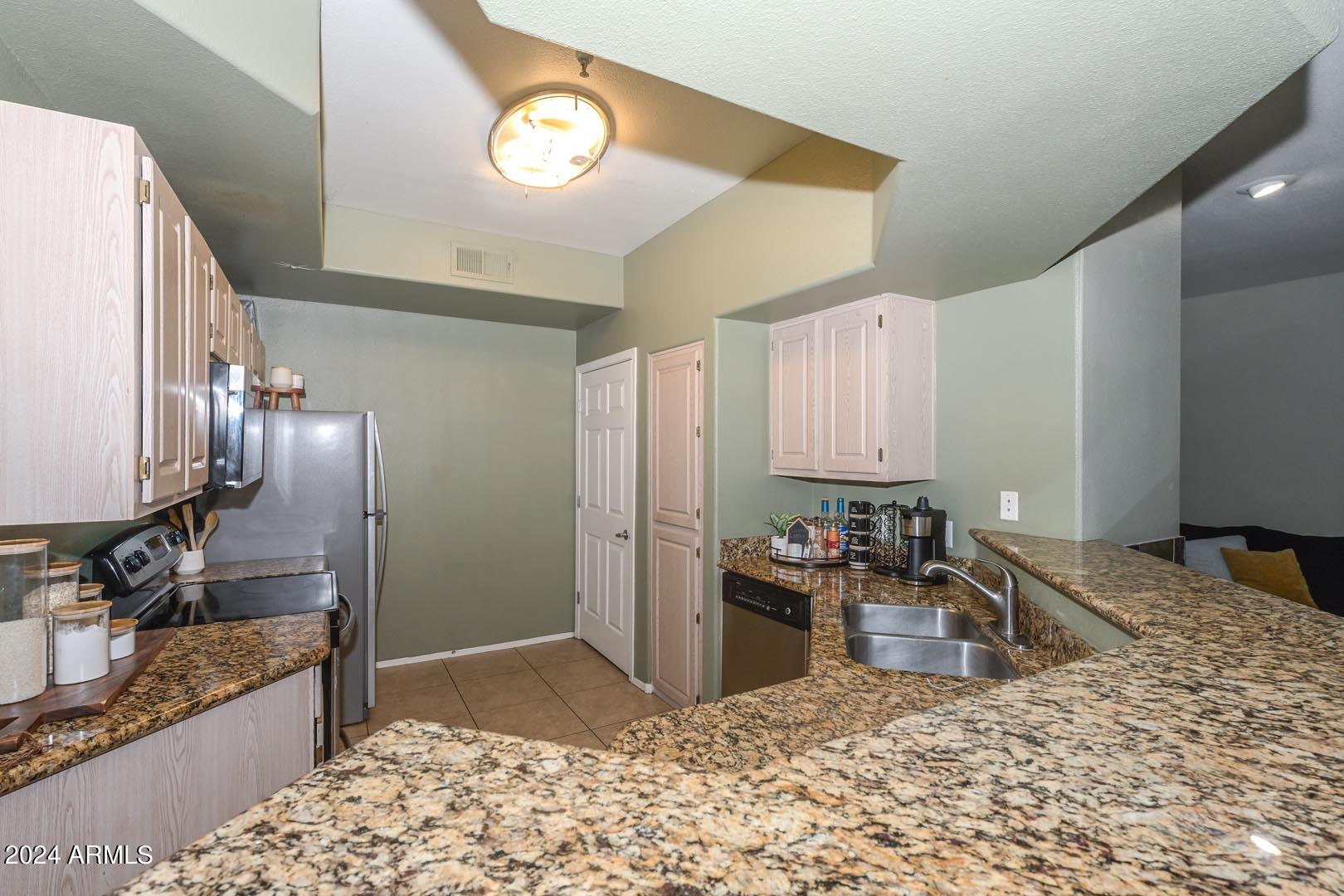 600 W GROVE Parkway # 1137