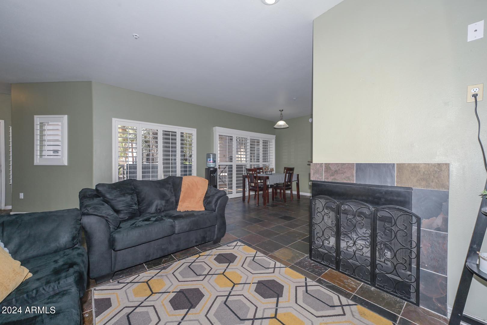 600 W GROVE Parkway # 1137