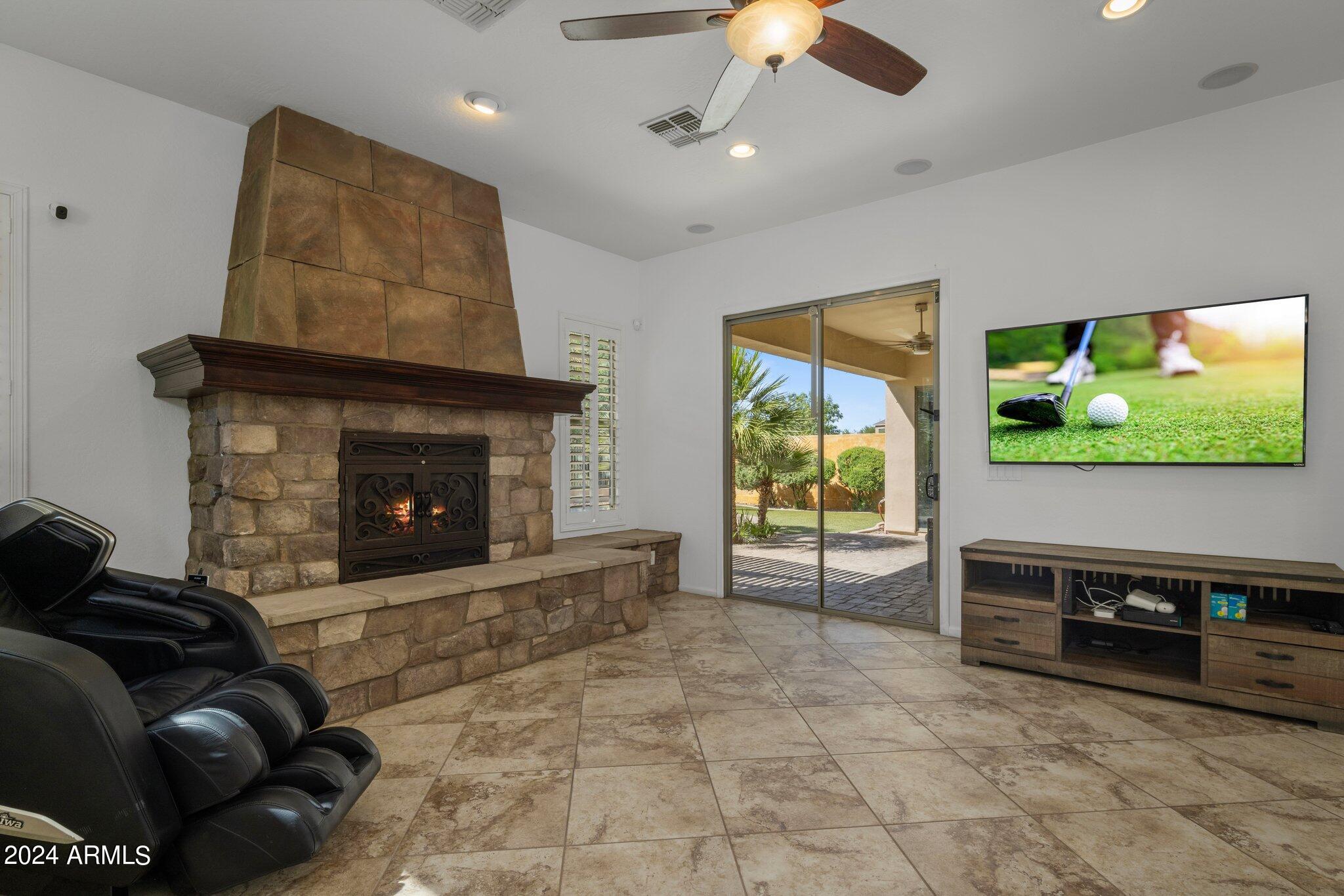 2416 E CHARLENE Place